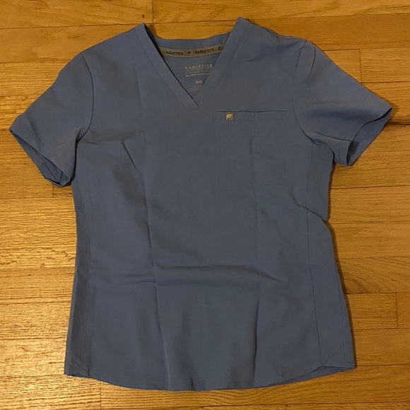 Fabletics ceil blue scrub set - Picture 2 of 8